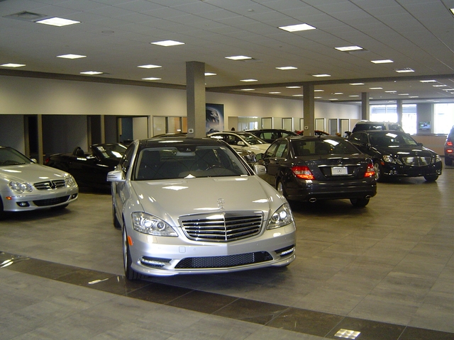 30+ car showroom